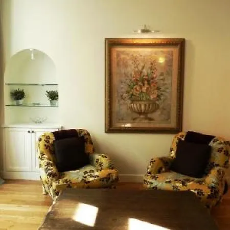 Luxury Three Bed In Just A Couple Of Minutes Walk To The Palais And Beaches 669